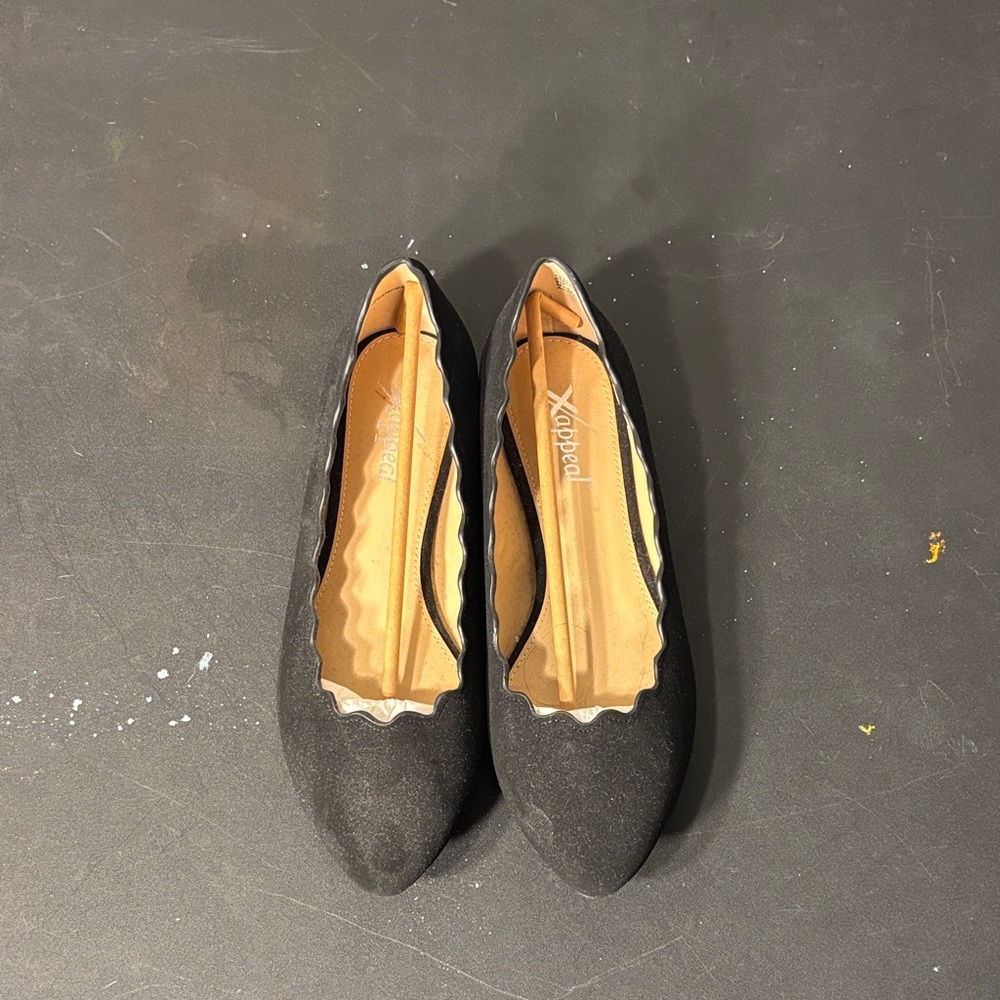 Xappeal Women's Black Suede Flats